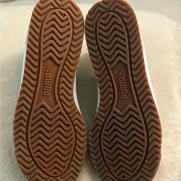 Puma Turino White and Mint Sneakers - Picture 5 of 6